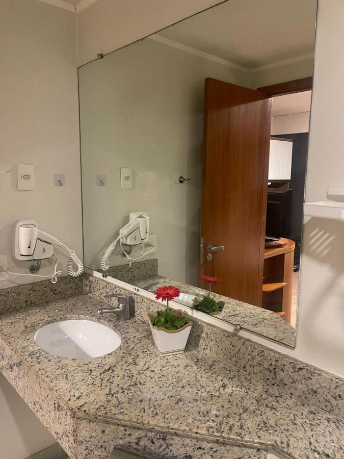 Hotel Flat Live